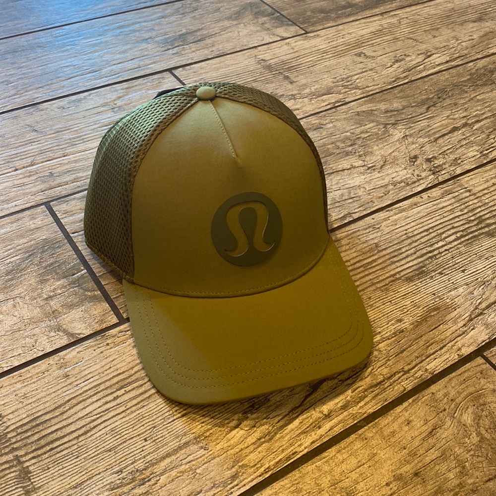 NWT LULULEMON Trucker Hat L/XL